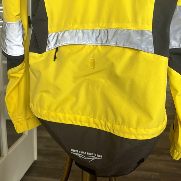 Women’s medium waterproof biking jacket - Picture 5 of 9